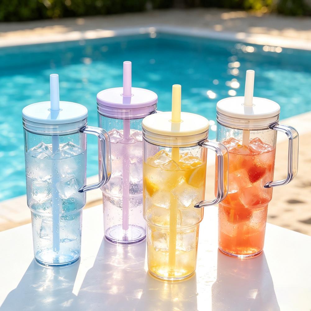 Sports Equipment In School - Botella de agua con pajita y