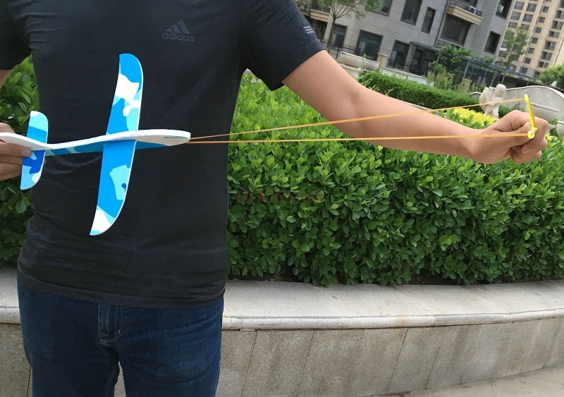 Sports Equipment In School - Avión de expulsión de banda de